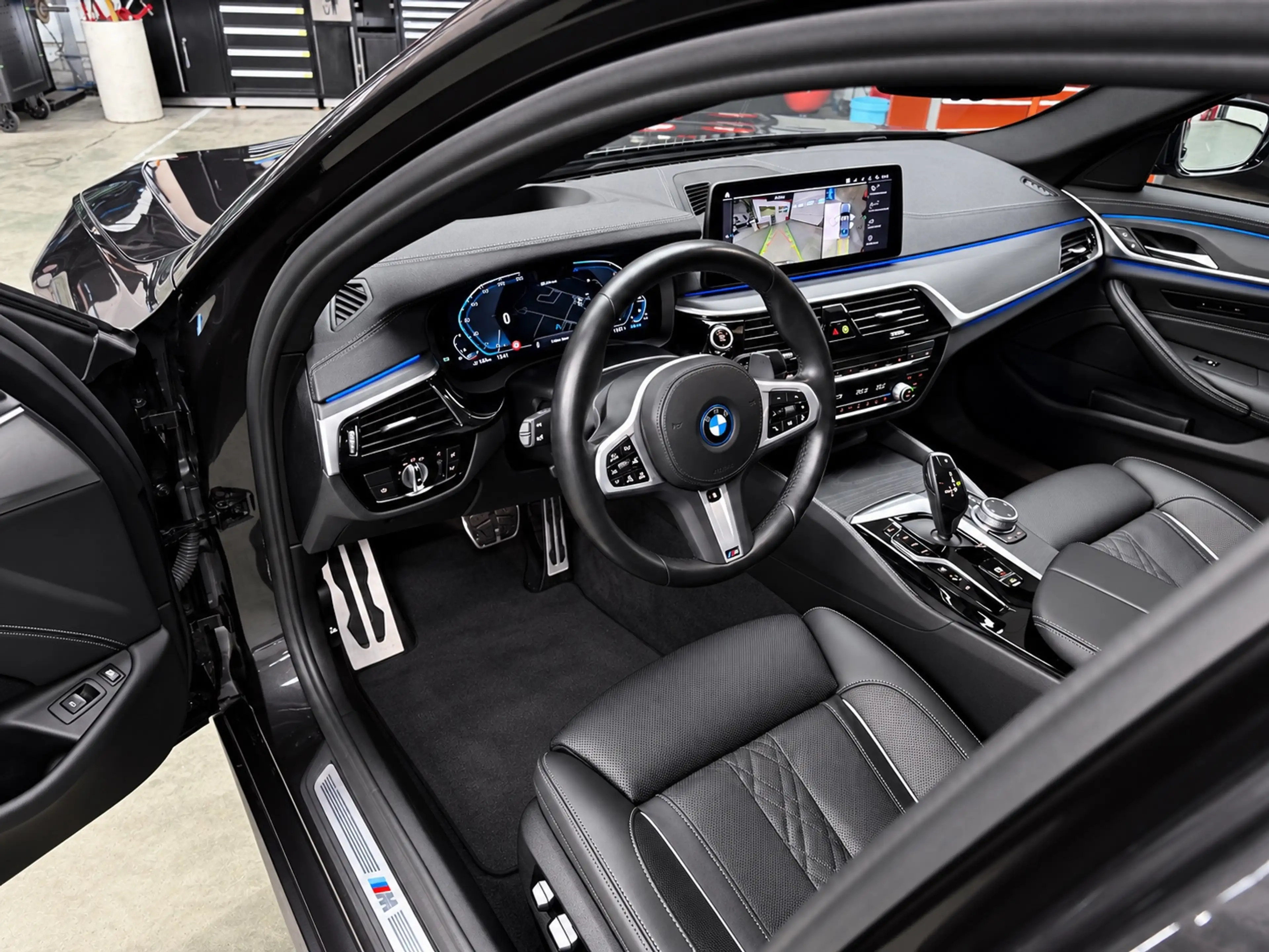 BMW 545 5-serie 545e xDrive M-sport Business Edition Plus — photo 19
