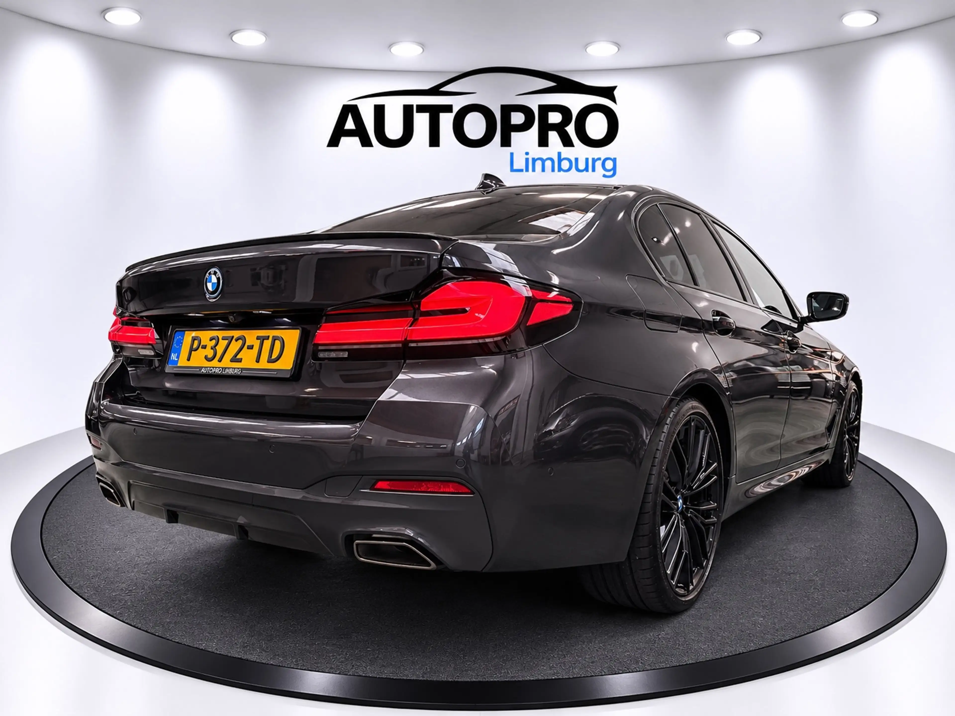 BMW 545 5-serie 545e xDrive M-sport Business Edition Plus — photo 9