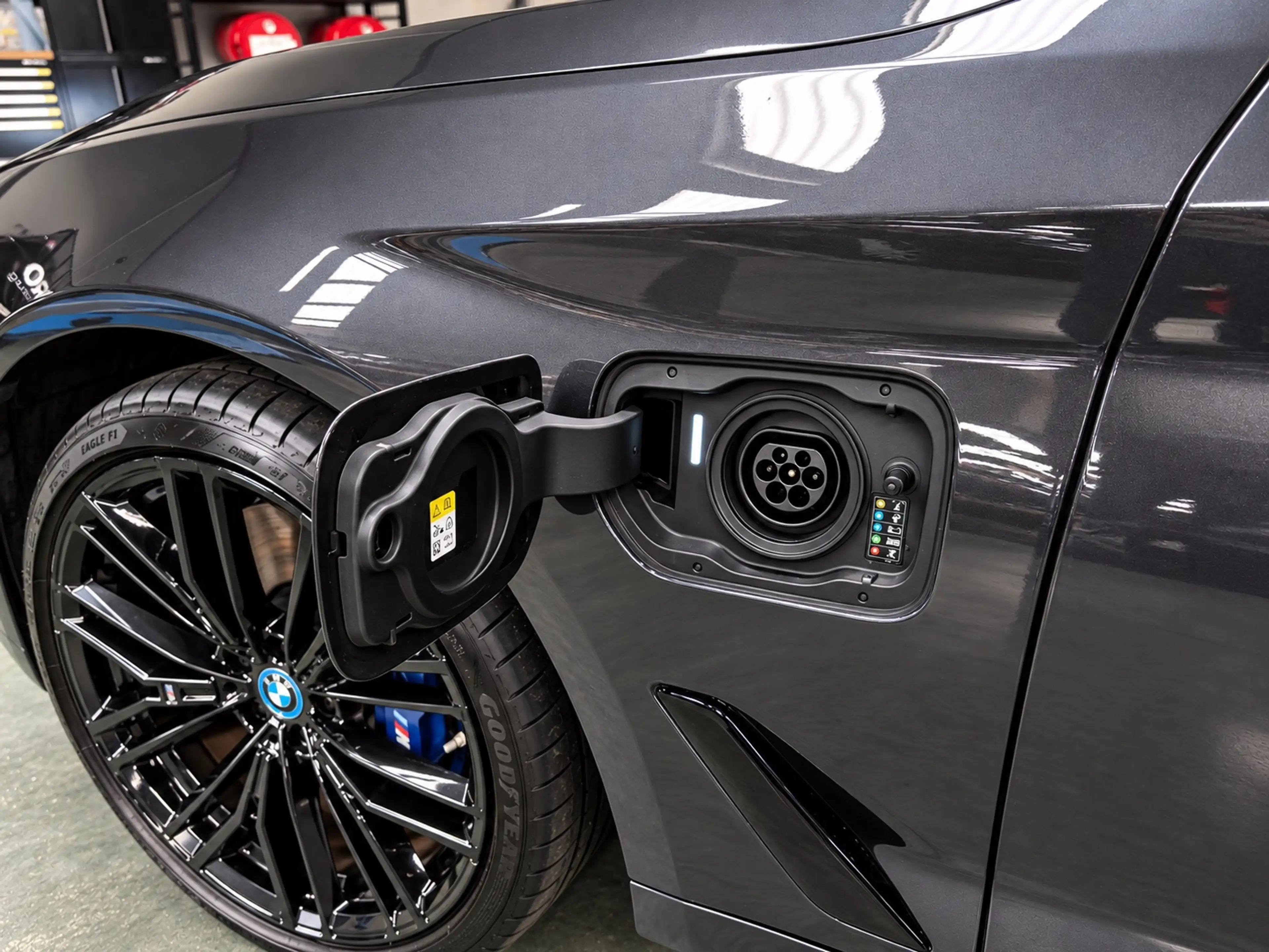 BMW 545 5-serie 545e xDrive M-sport Business Edition Plus — photo 13