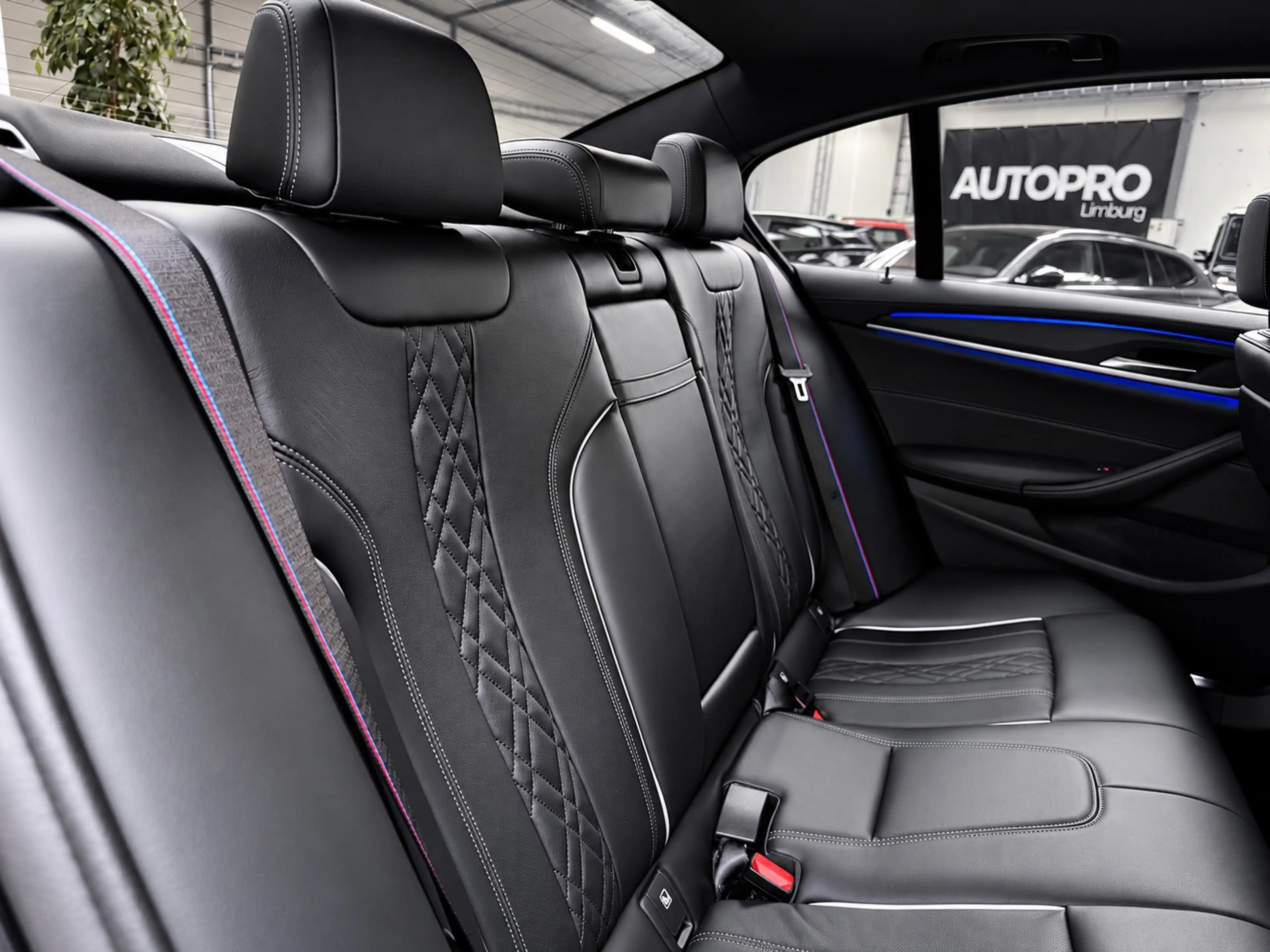 BMW 545 5-serie 545e xDrive M-sport Business Edition Plus — photo 17