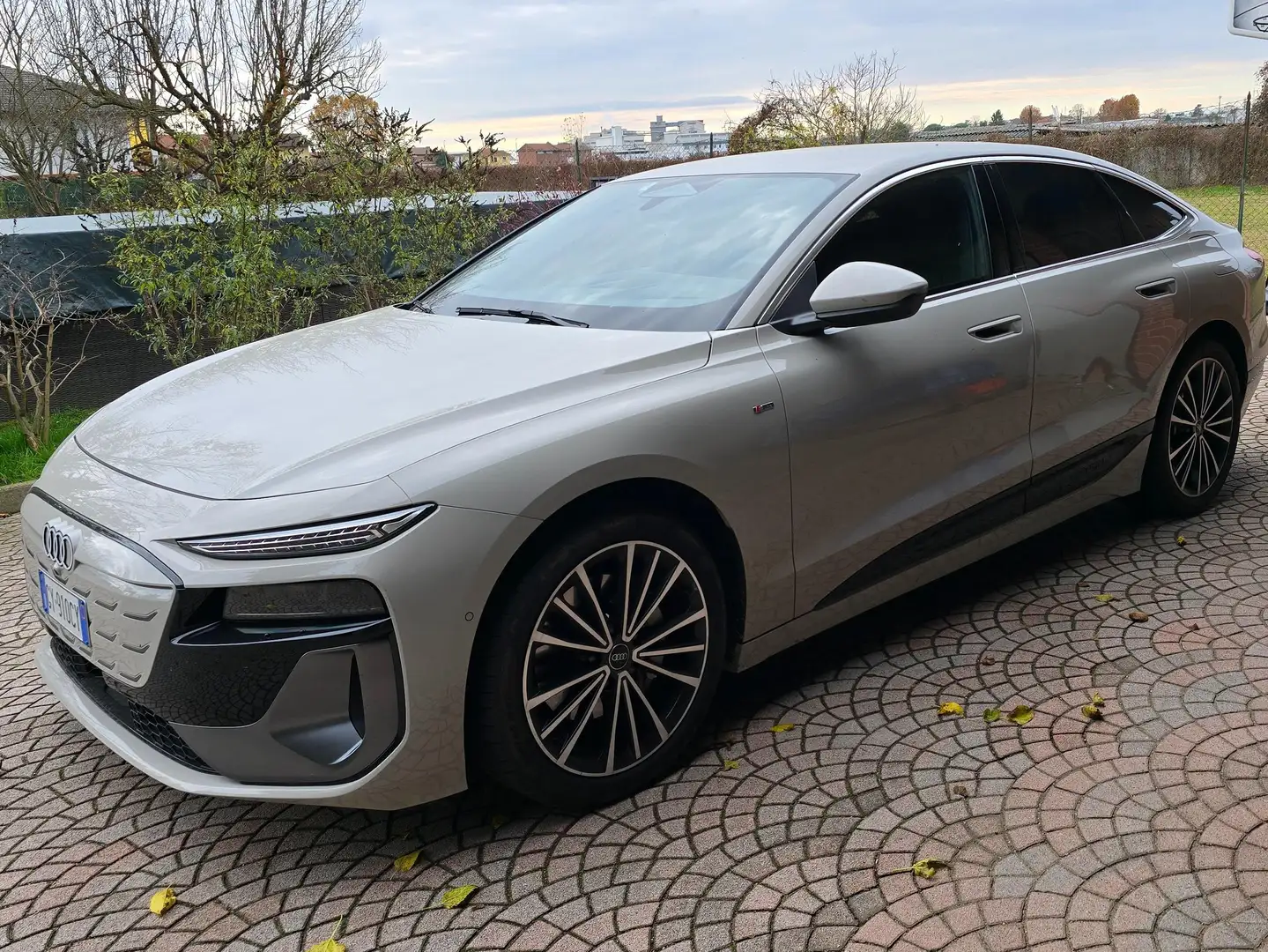 Audi A6 Sportback e-tron performance S line edition 367cv Beżowy - 2