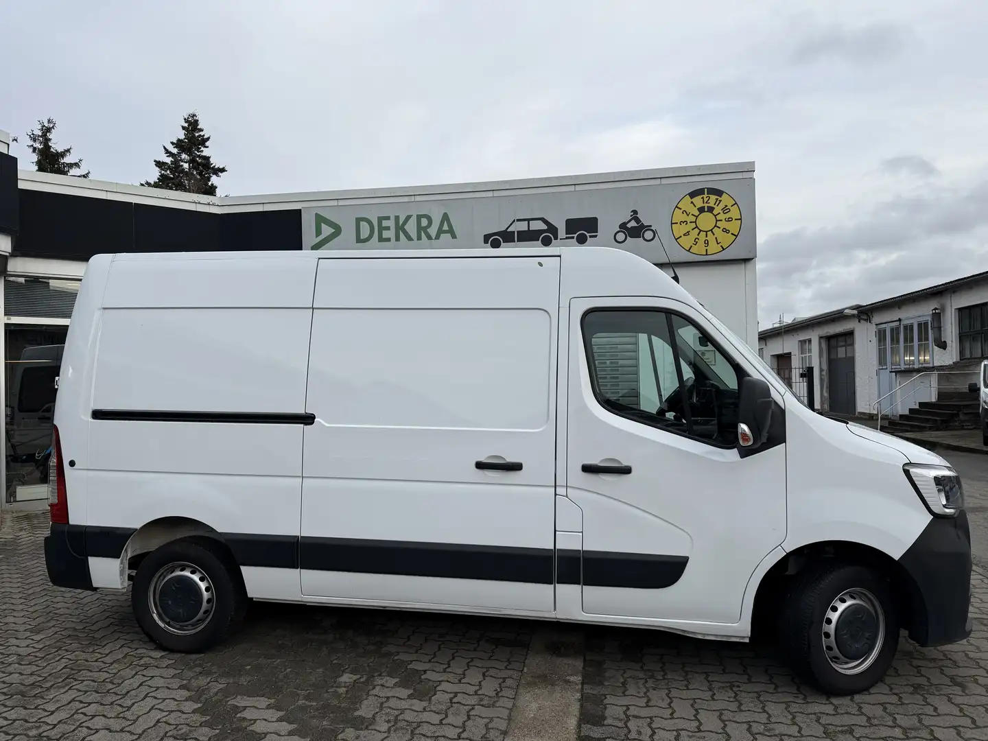 Renault Master L2H2 HKa 3,5t mit Klima/ABS/ESP/AHK/ZVmFB/EFH/ESp. Weiß - 2
