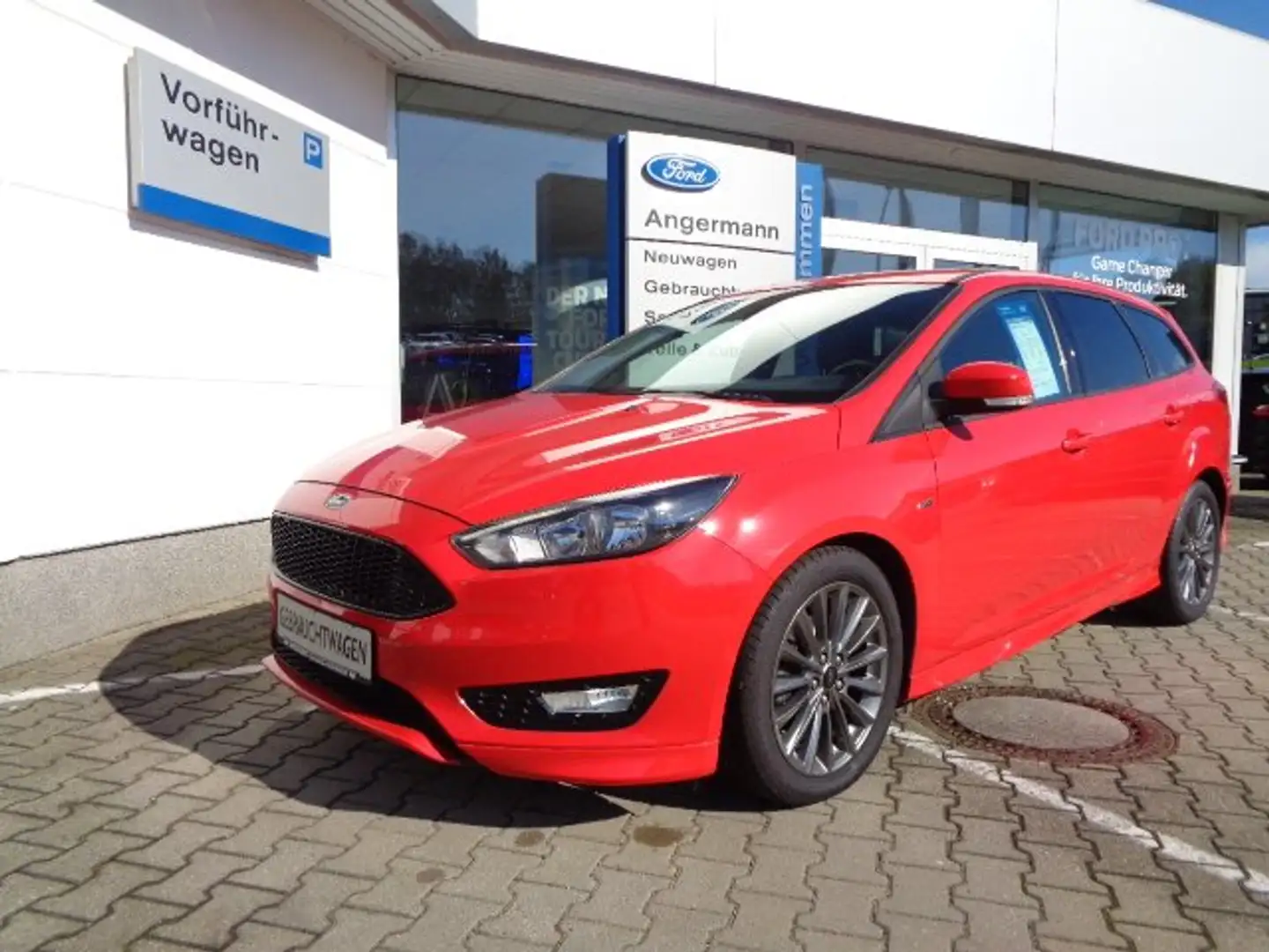 Ford Focus 1.0 Ecoboost Turnier ST-Line Rot - 1