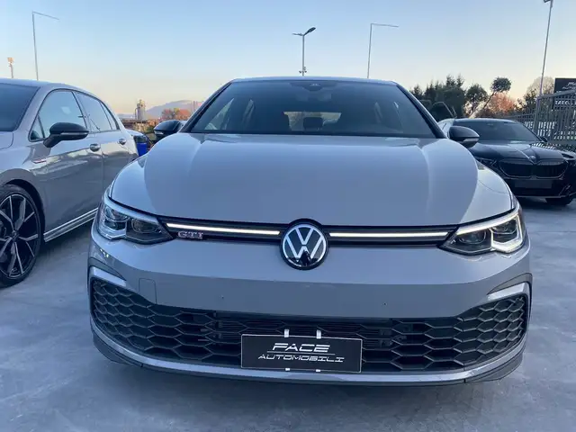 Volkswagen Golf view 5