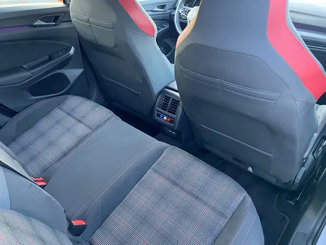 Volkswagen Golf view 11