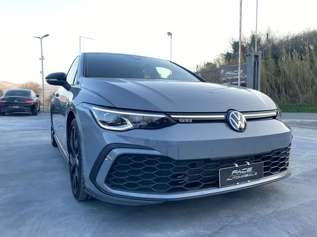 Volkswagen Golf view 4