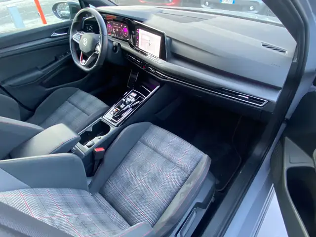 Volkswagen Golf view 9