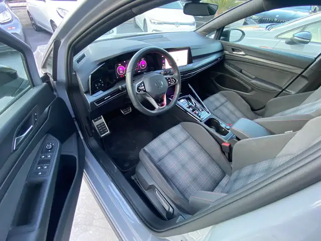 Volkswagen Golf view 8