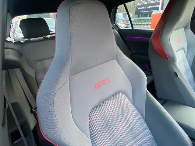 Volkswagen Golf view 10