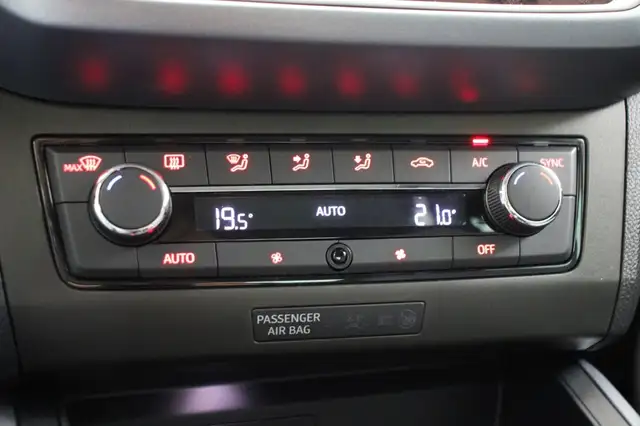 Seat Arona view 8