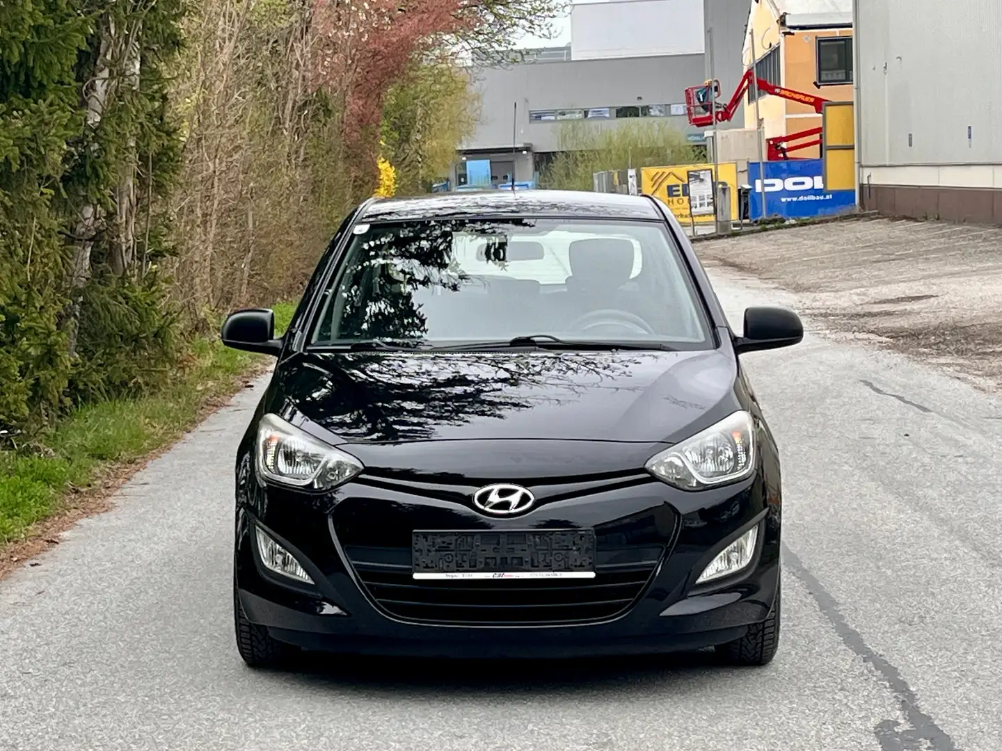 Hyundai i20 i20 1,25 Life Pickerl vom ÖAMTC nur 95.000km Schwarz - 2