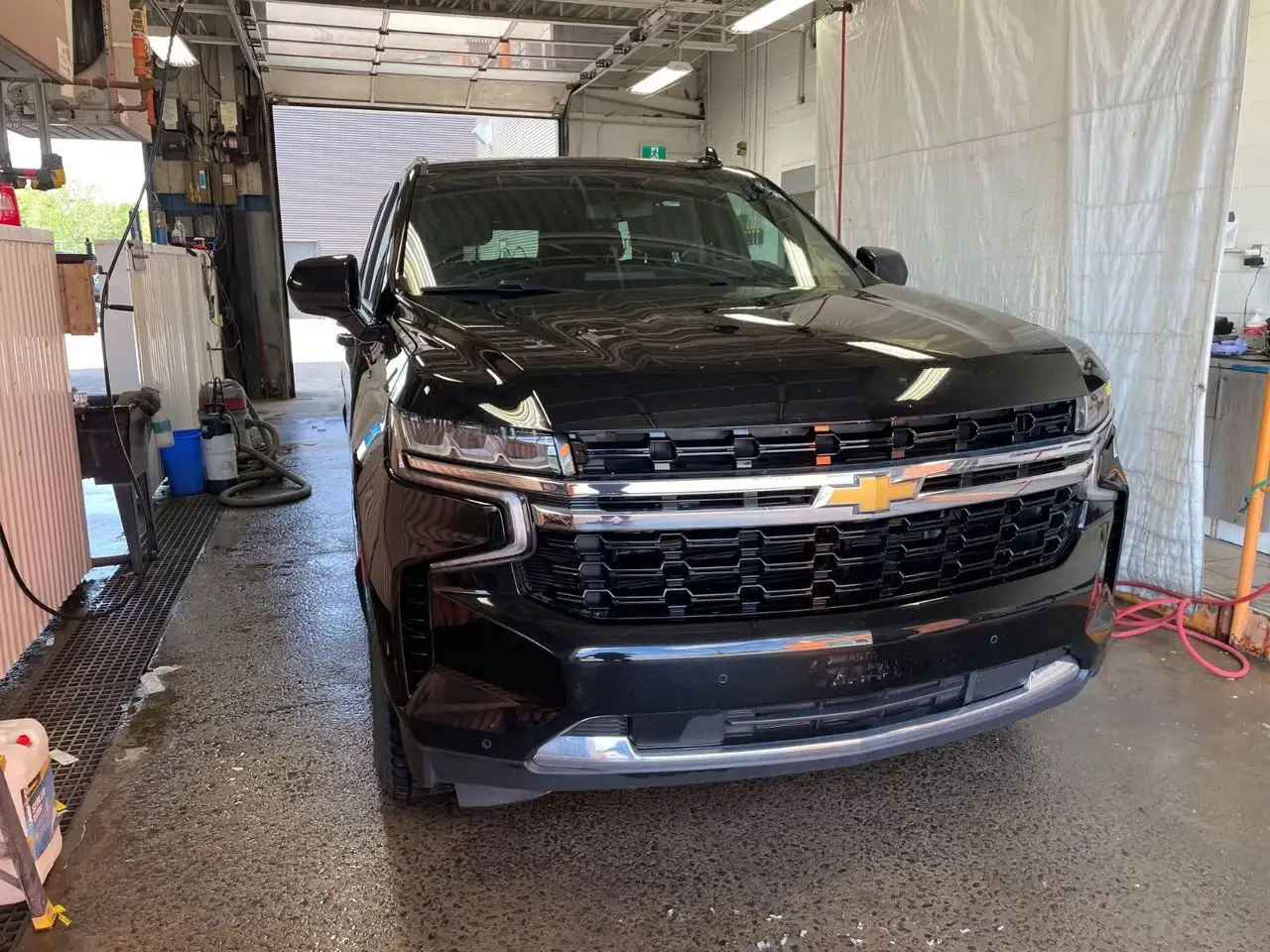 Chevrolet Suburban снимка Chevrolet Suburban