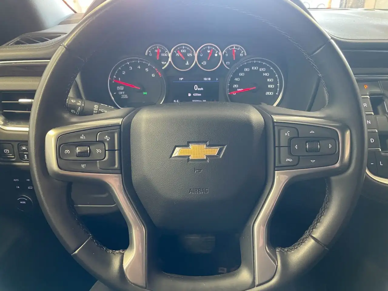 Chevrolet Suburban снимка Chevrolet Suburban