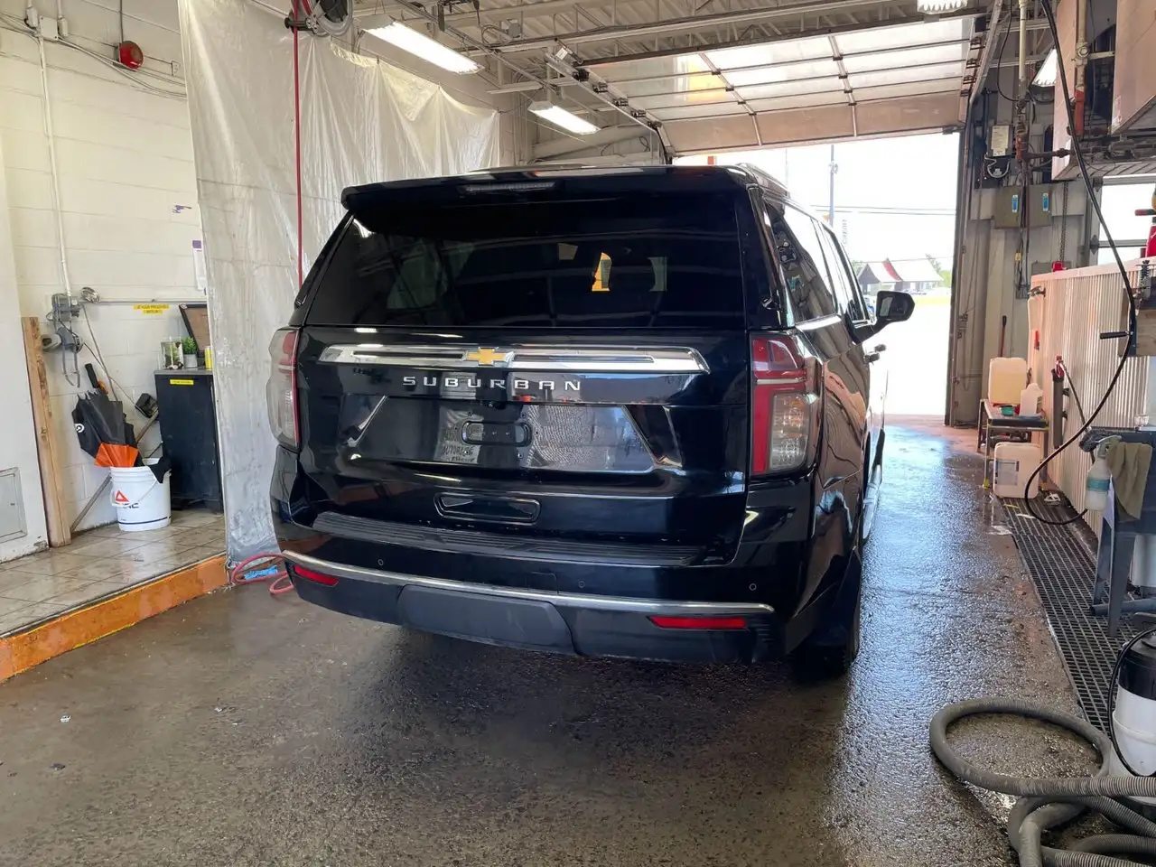 Chevrolet Suburban снимка Chevrolet Suburban