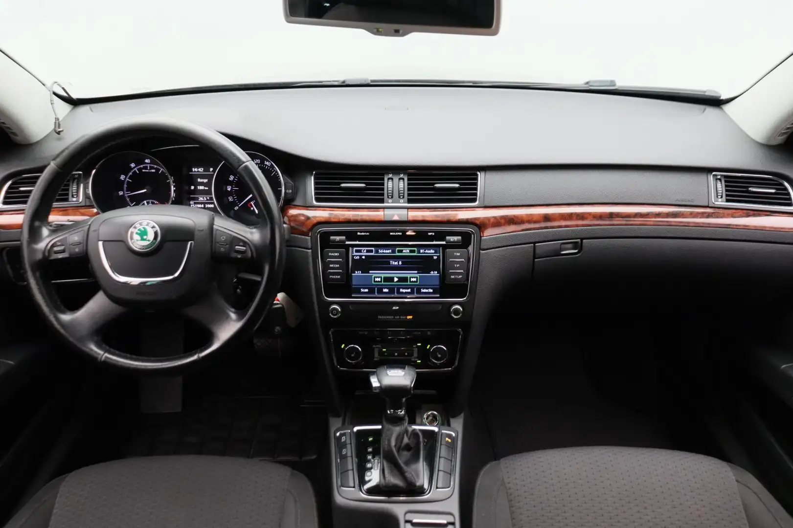 Skoda Superb Combi 1.8 TSI Ambition Business Line Automaat Trek Brown - 2