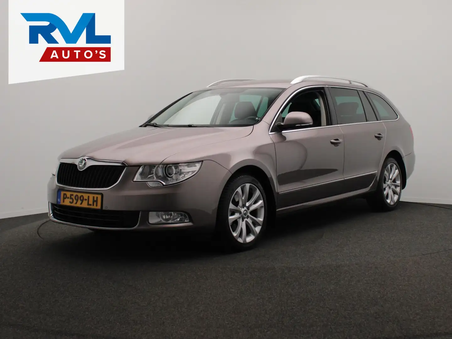 Skoda Superb Combi 1.8 TSI Ambition Business Line Automaat Trek Brown - 1