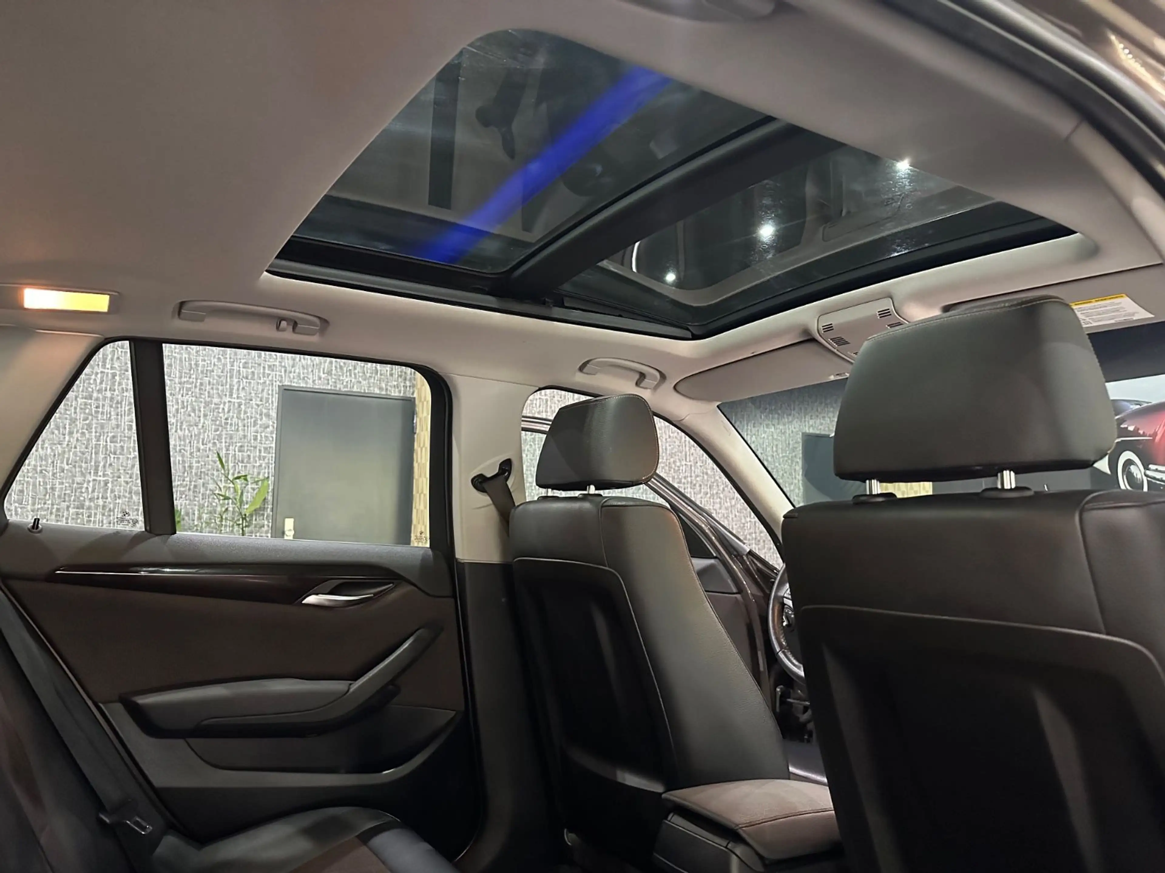 BMW X1 xDrive 18 d / PANORAMA / LEDER / XENON / NAVI — photo 10