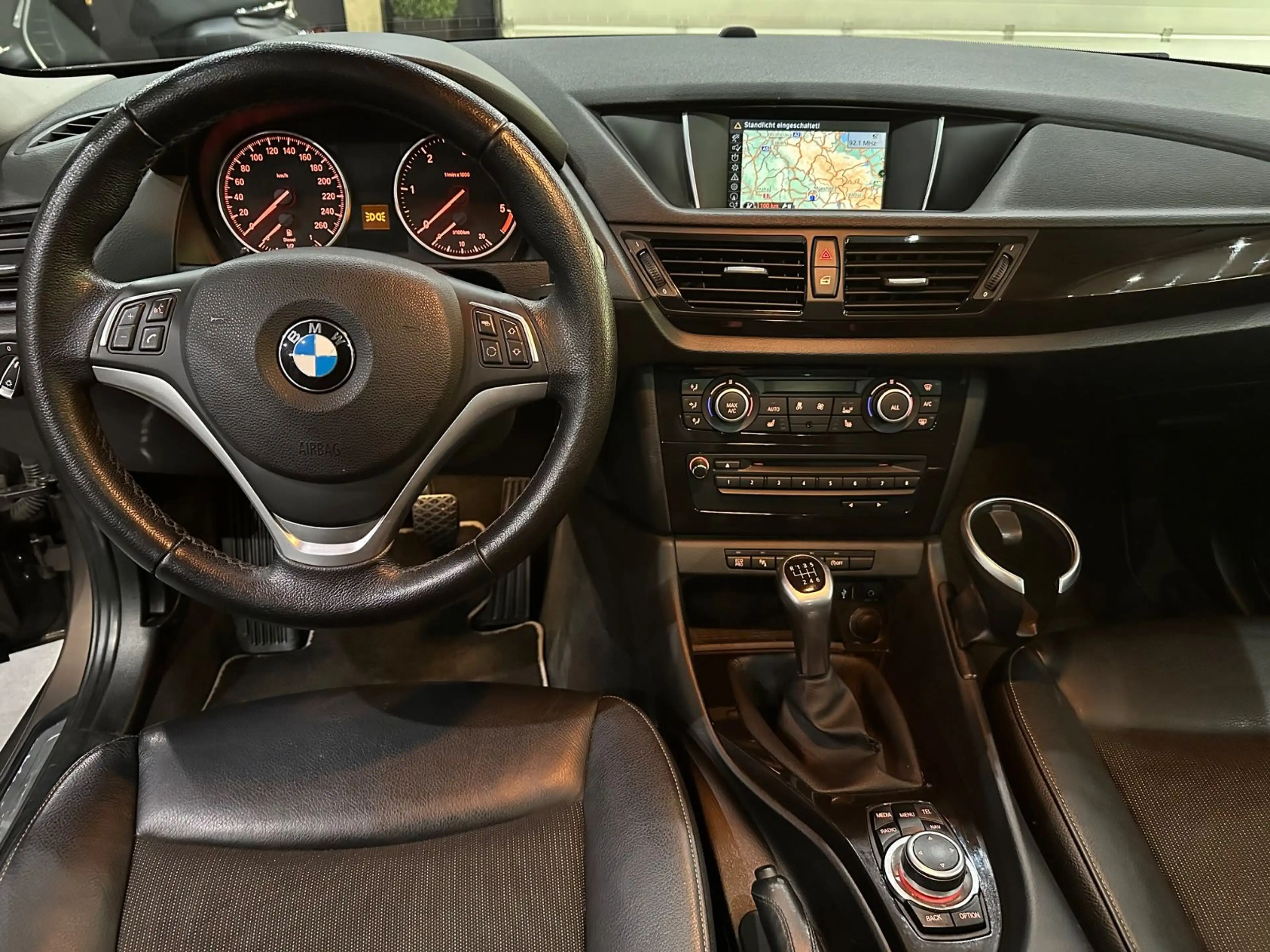 BMW X1 xDrive 18 d / PANORAMA / LEDER / XENON / NAVI — photo 13