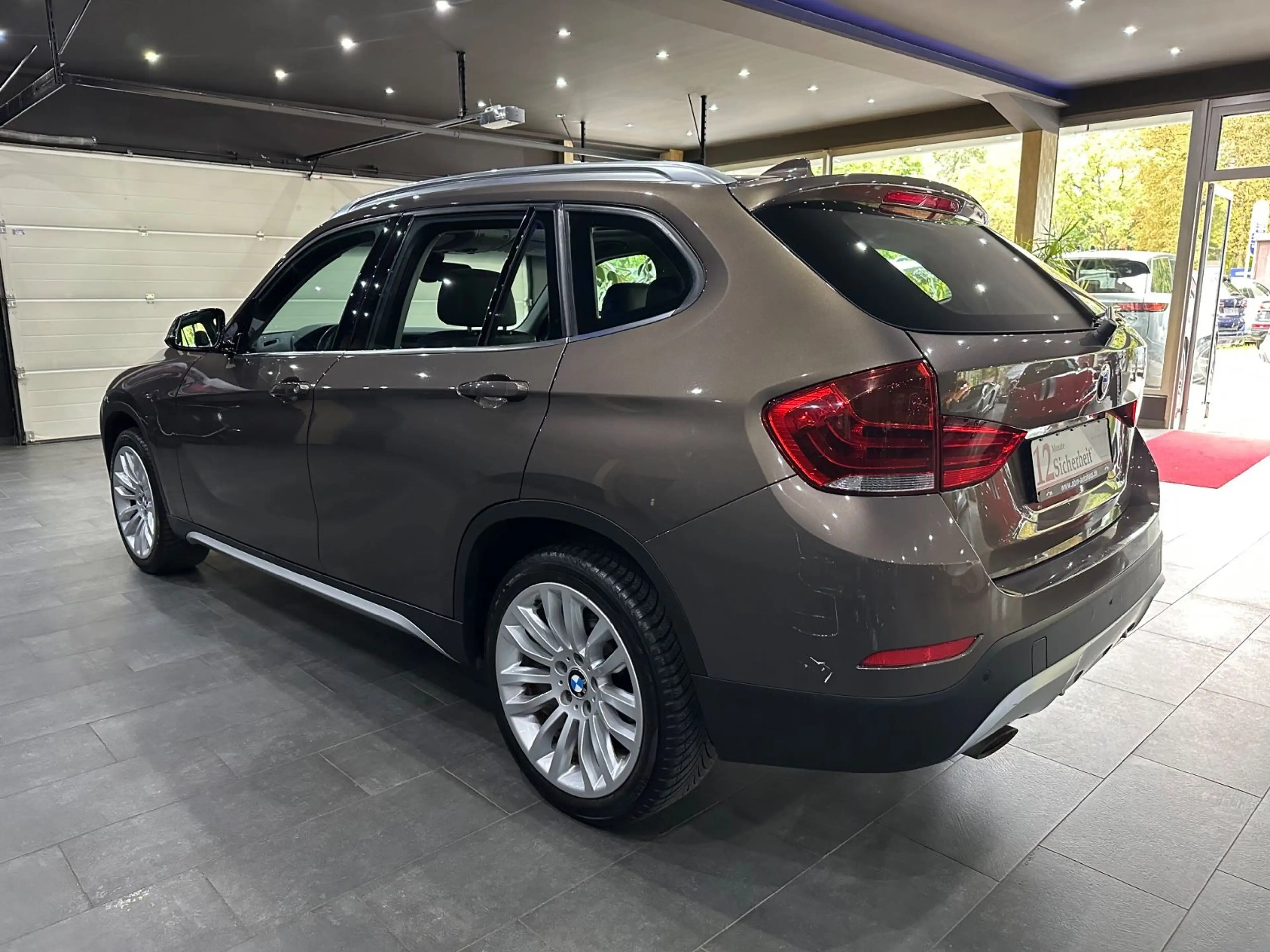 BMW X1 xDrive 18 d / PANORAMA / LEDER / XENON / NAVI — photo 6
