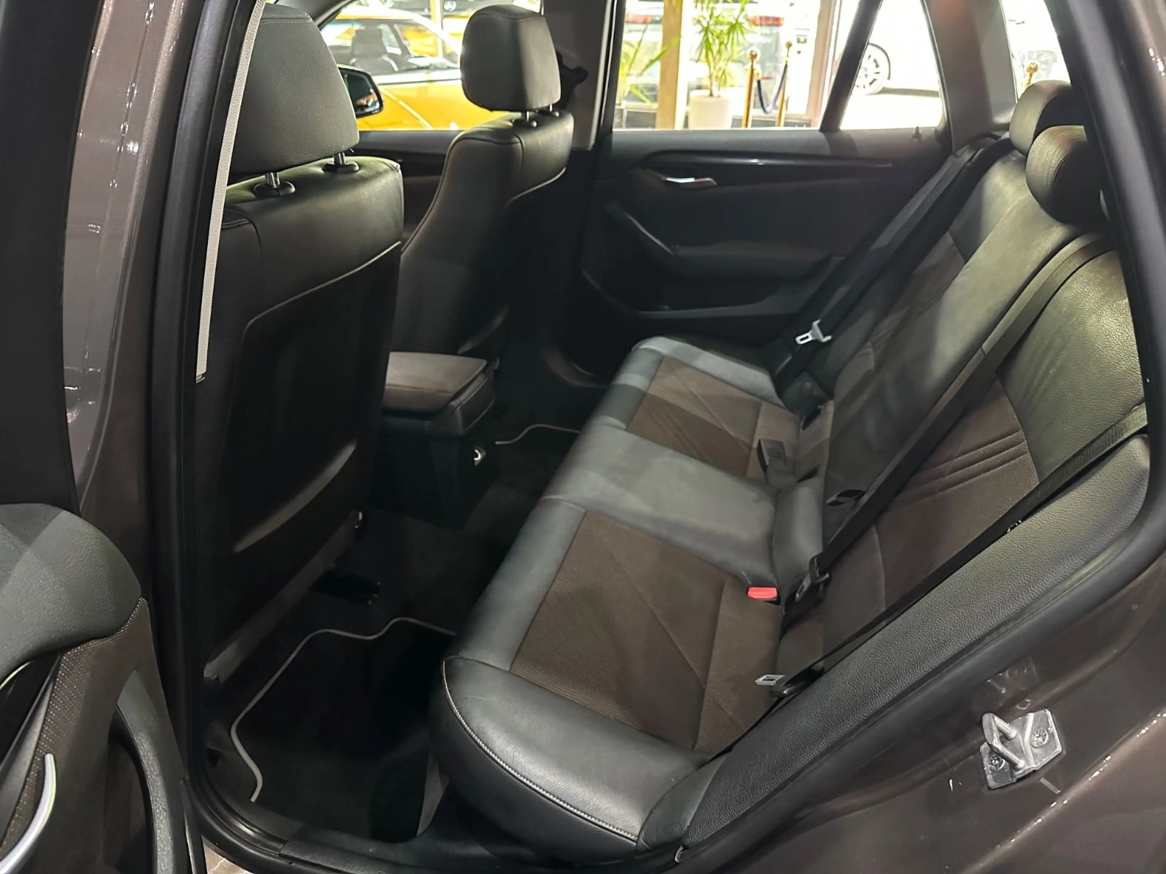 BMW X1 xDrive 18 d / PANORAMA / LEDER / XENON / NAVI — photo 15