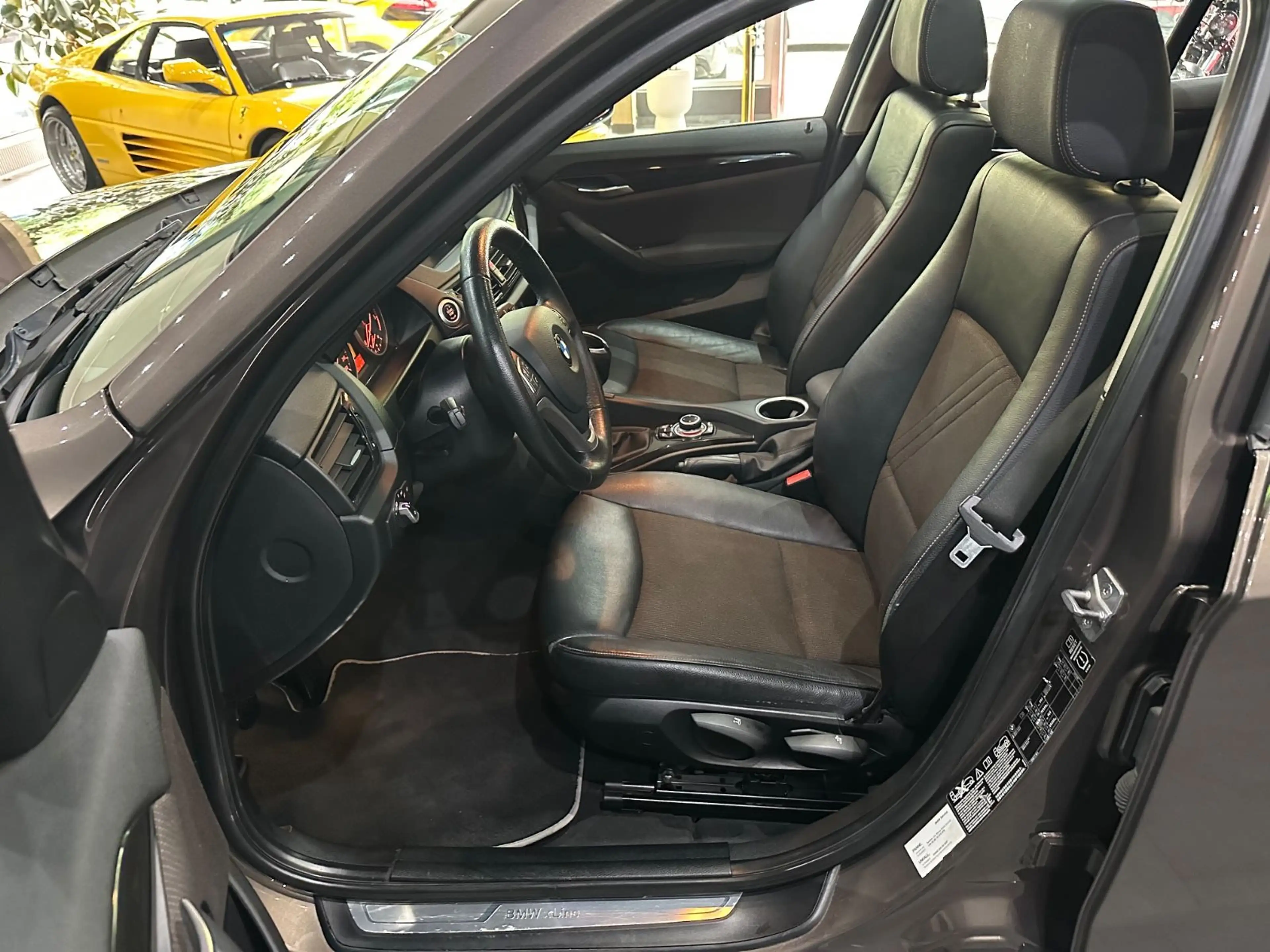 BMW X1 xDrive 18 d / PANORAMA / LEDER / XENON / NAVI — photo 14