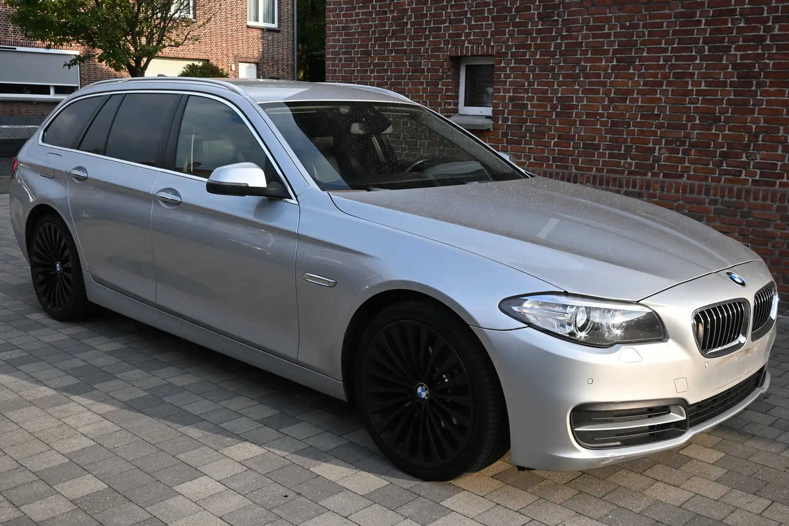 BMW 518 dA F11 Automaat Navi Xenon Leder Trekhaak Full ! Argent - 2