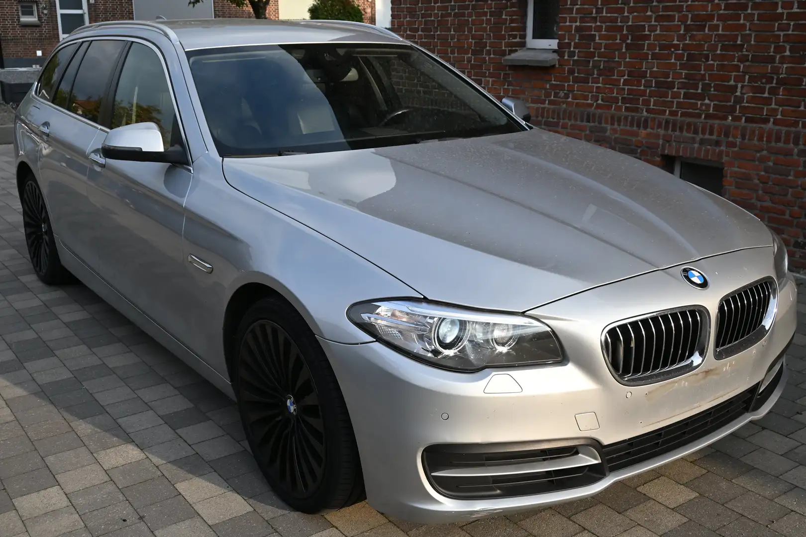 BMW 518 dA F11 Automaat Navi Xenon Leder Trekhaak Full ! Argent - 1
