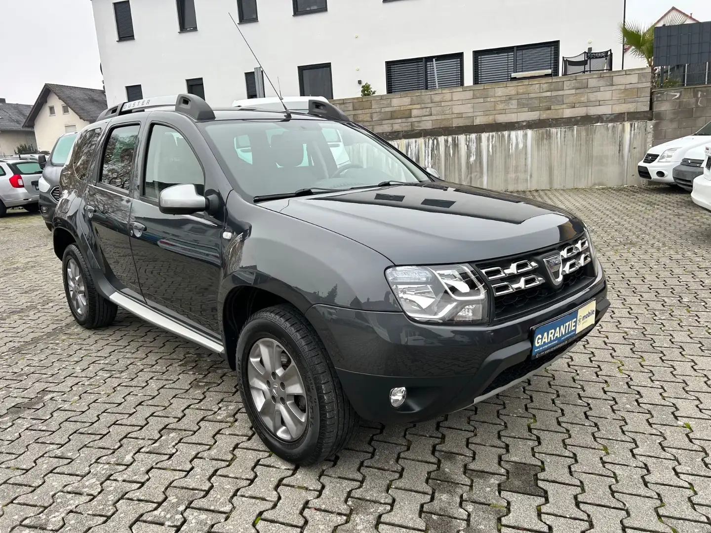 Dacia Duster 1.6 16V Prestige 4WD ( AHK ) Grey - 2