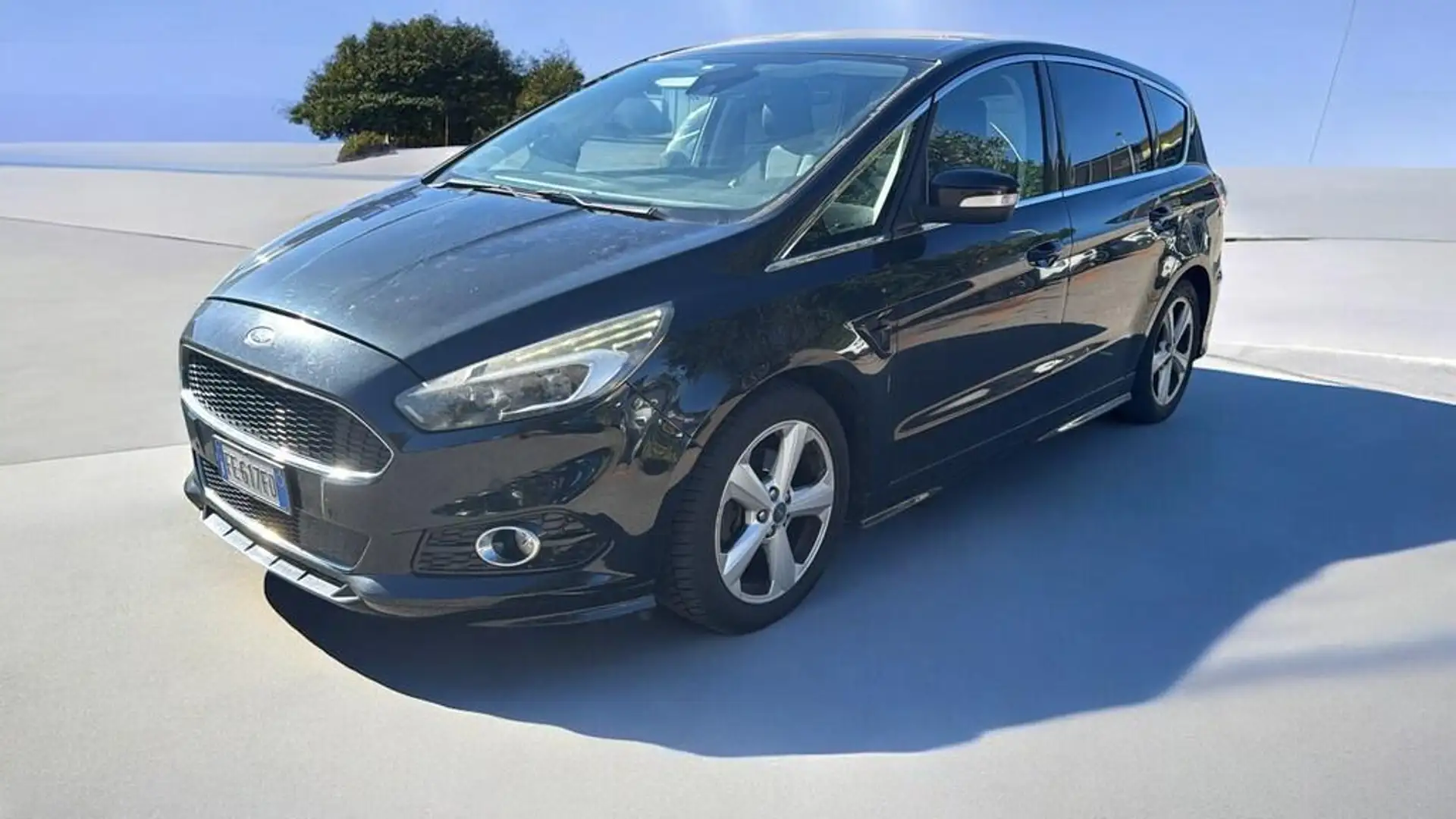 Ford S-Max 2.0 tdci Titanium s&s 150cv powershift Nero - 2