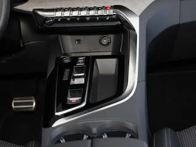 Peugeot 3008 view 13