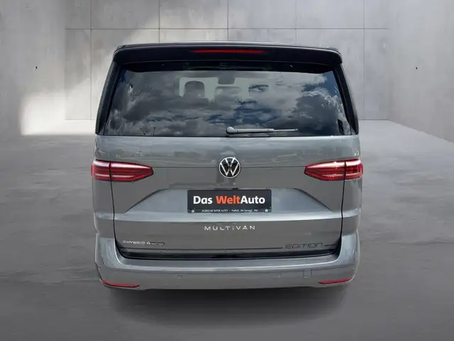 Volkswagen Multivan view 4