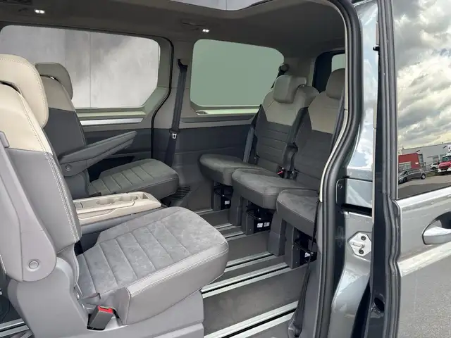 Volkswagen Multivan view 14
