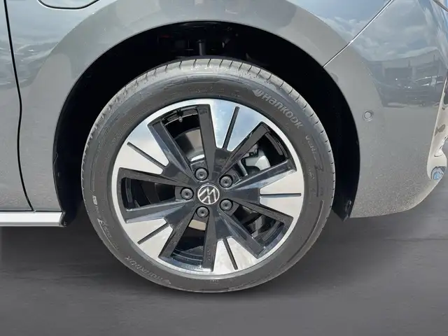 Volkswagen Multivan view 7