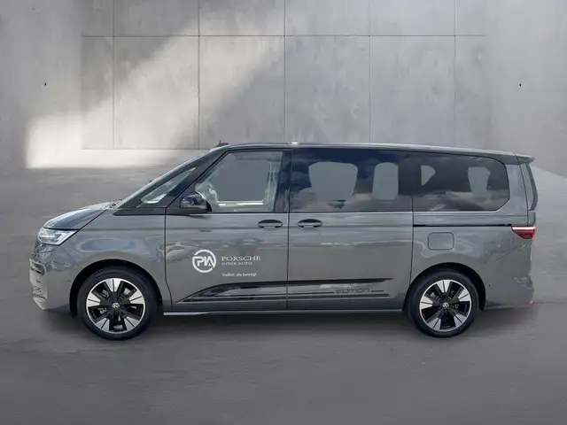Volkswagen Multivan view 2
