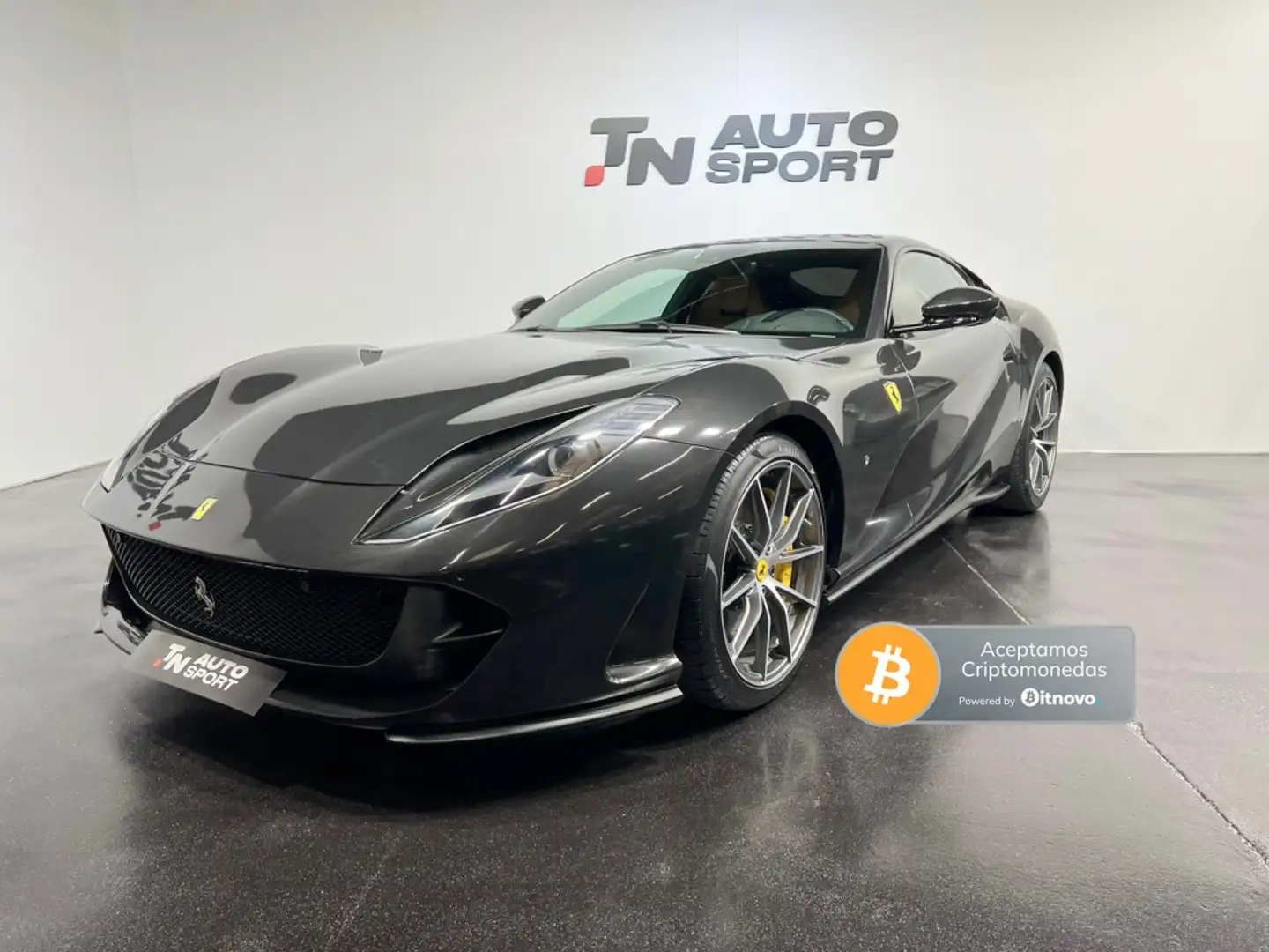 Ferrari 812 Superfast Rood - 1