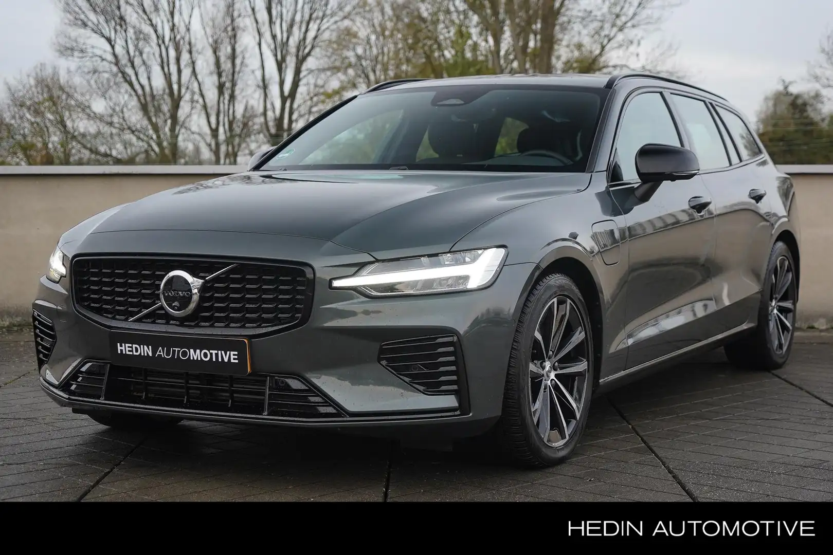 Volvo V60 2.0 T6 Plug-in hybrid AWD Plus Dark Verwarmbare vo Vert - 1