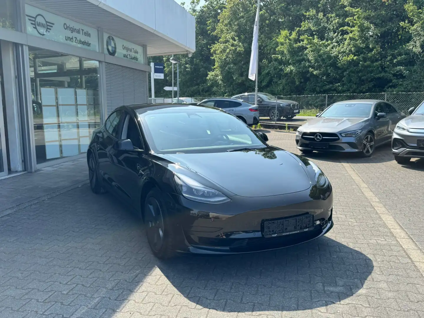 Tesla Model 3 RWD PANO+LED+NAVI+SHZ+KAMERA+ACC+WP Zwart - 2