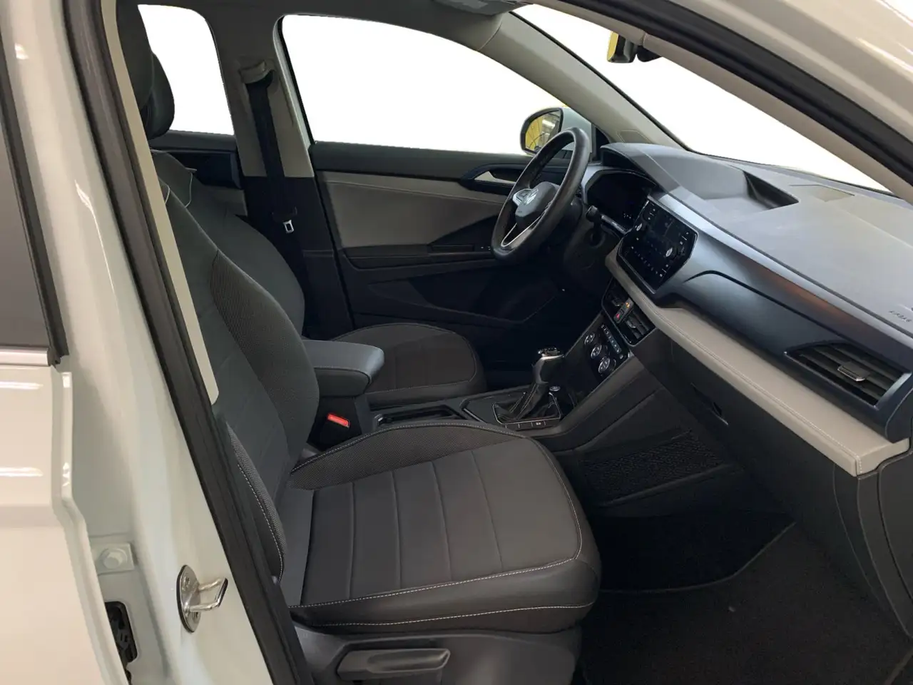 Volkswagen Taos снимка Volkswagen Taos