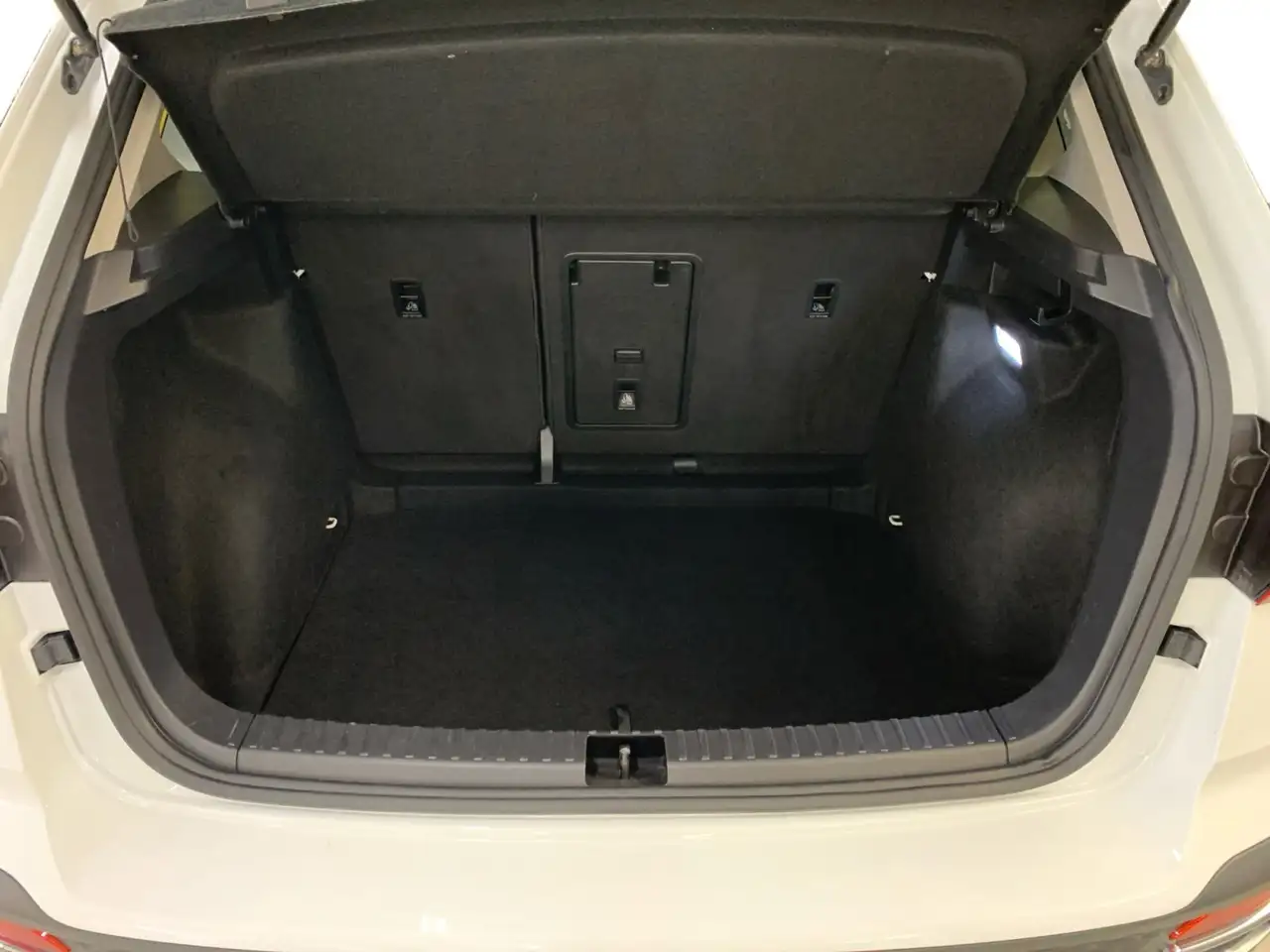 Volkswagen Taos снимка Volkswagen Taos