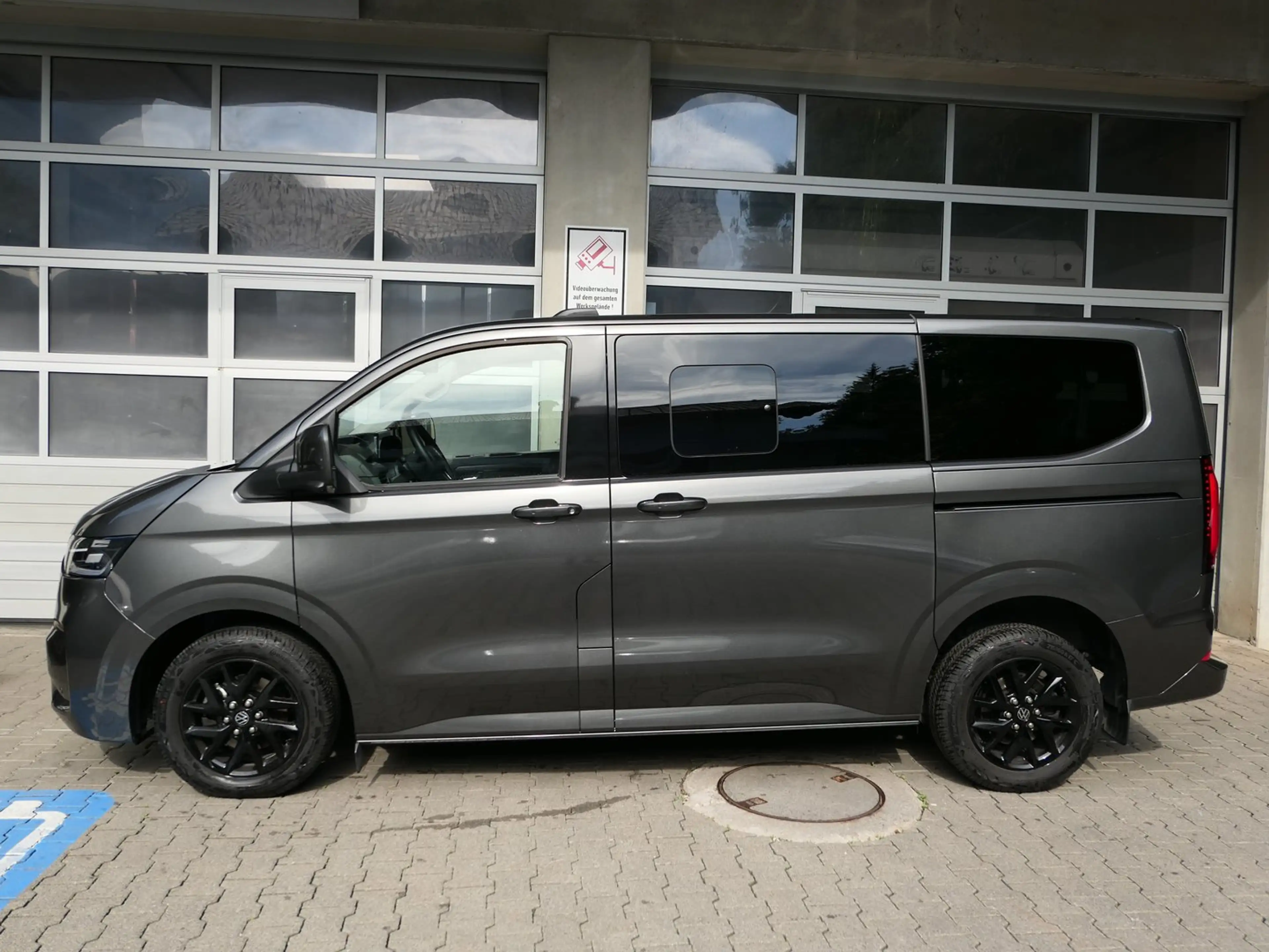 Volkswagen T7 Caravelle VW T7 Caravelle Style TDI 4MOTION — photo 2
