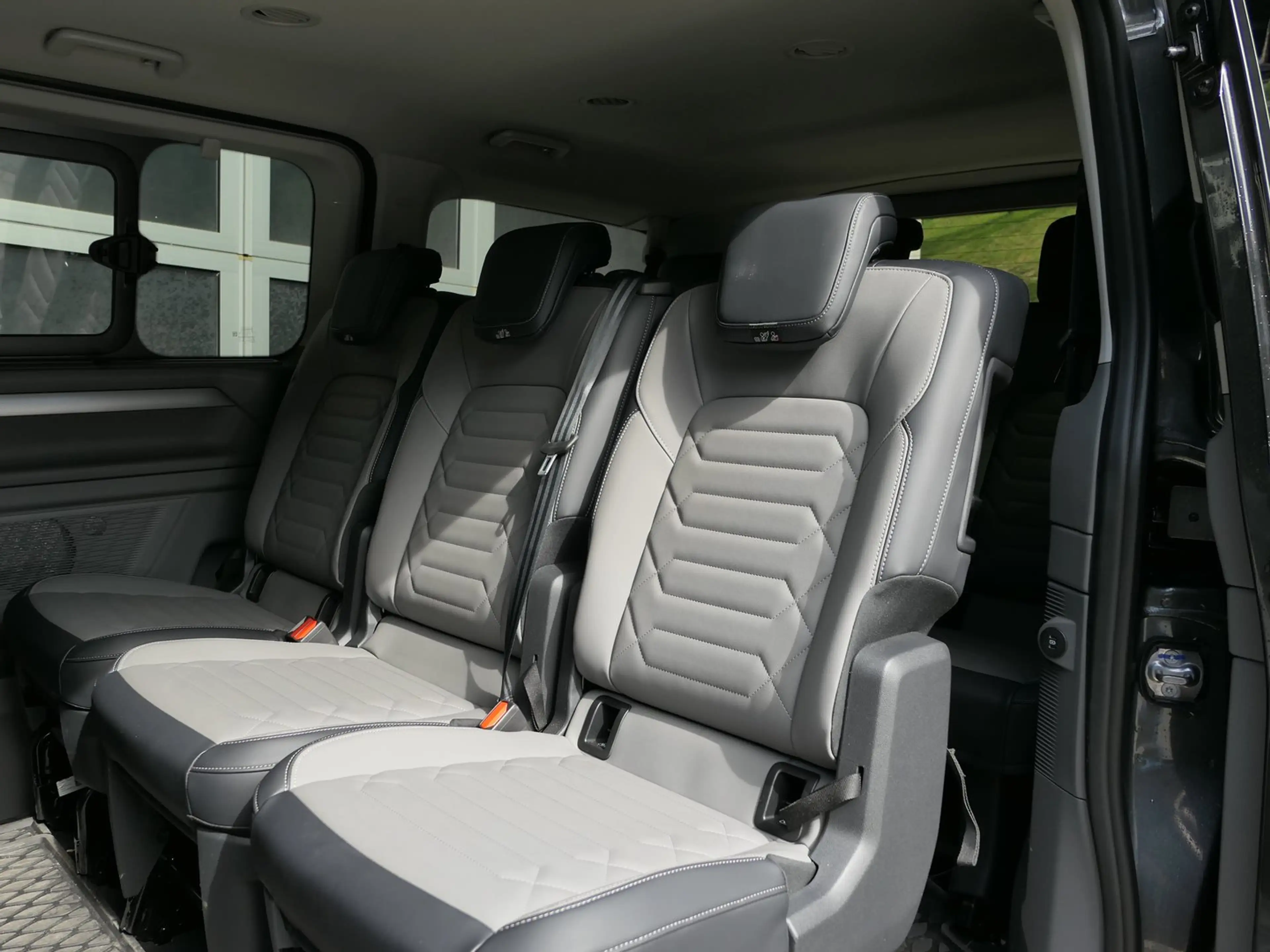 Volkswagen T7 Caravelle VW T7 Caravelle Style TDI 4MOTION — photo 5