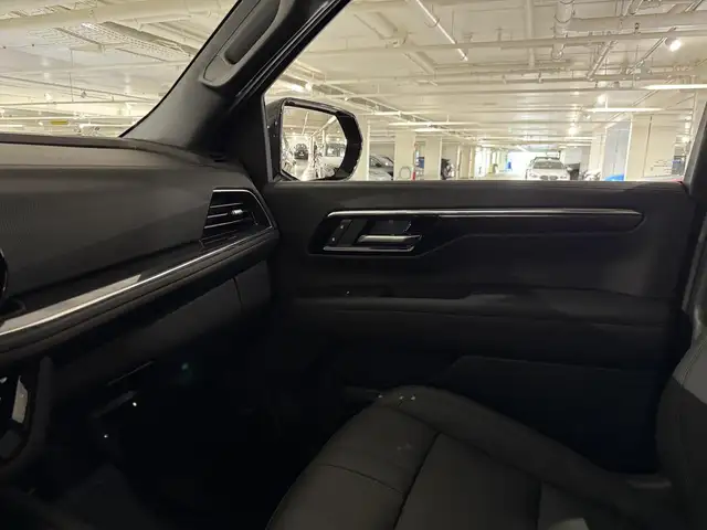 Chevrolet Tahoe view 9