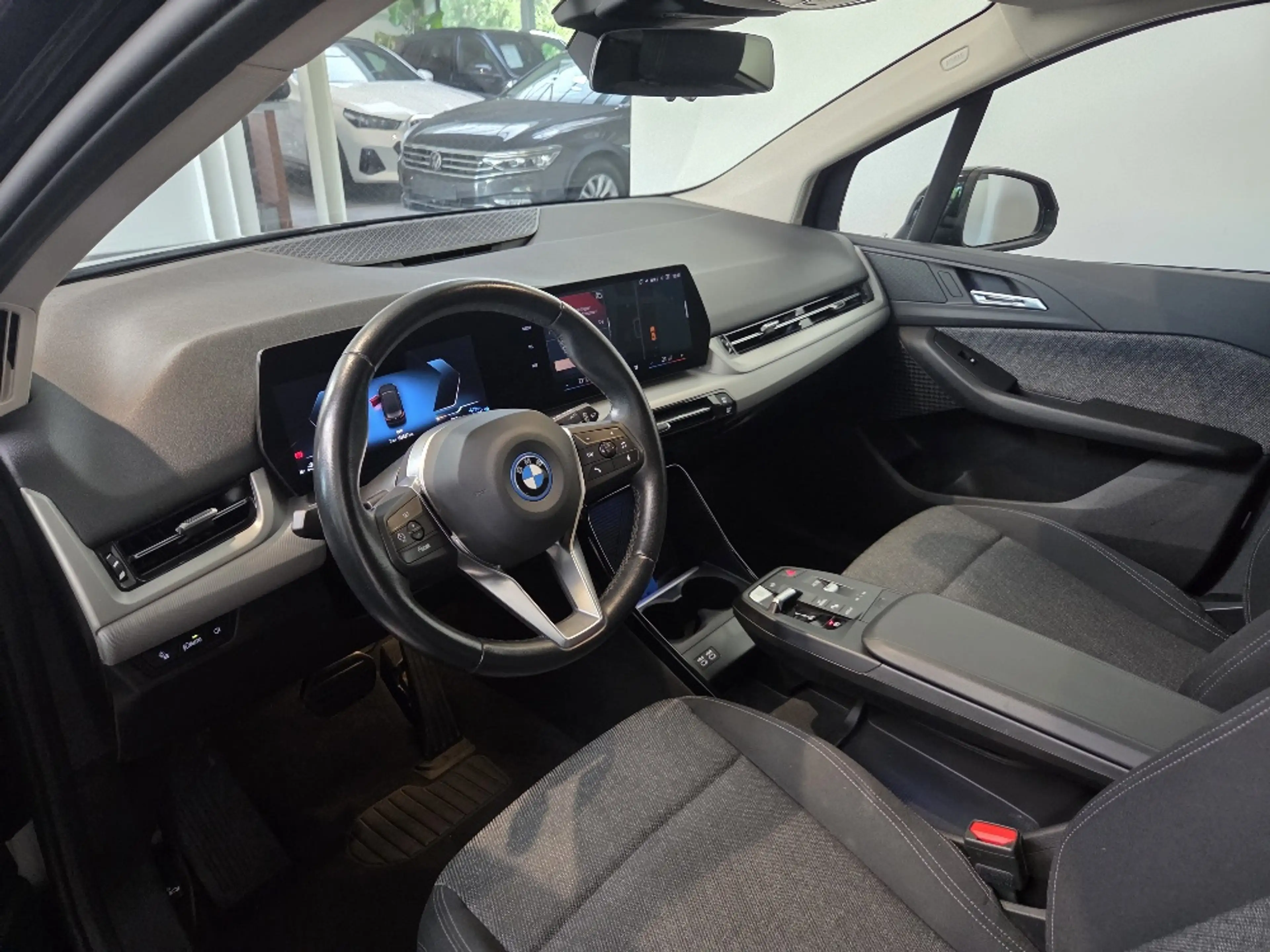 BMW 225 Active Tourer PHEV 225xe — photo 7