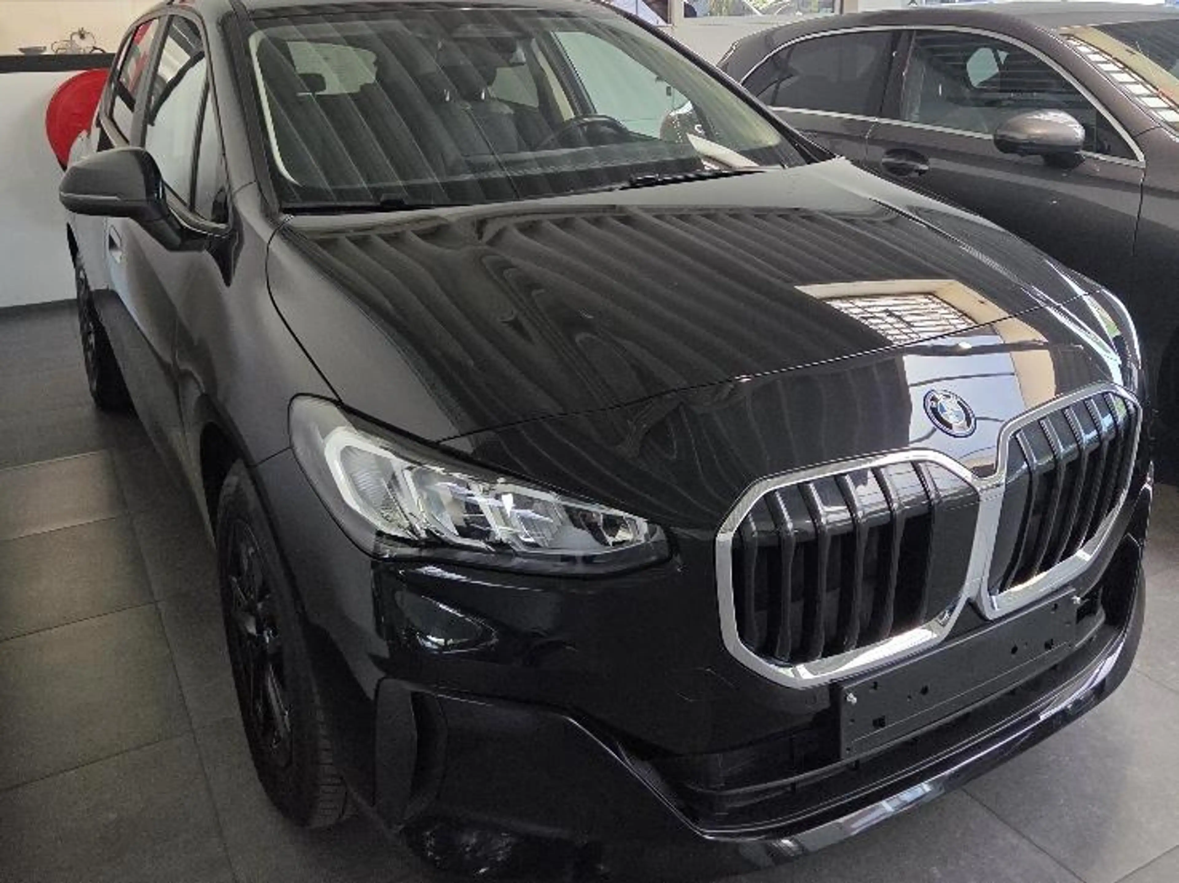 BMW 225 Active Tourer PHEV 225xe — photo 2