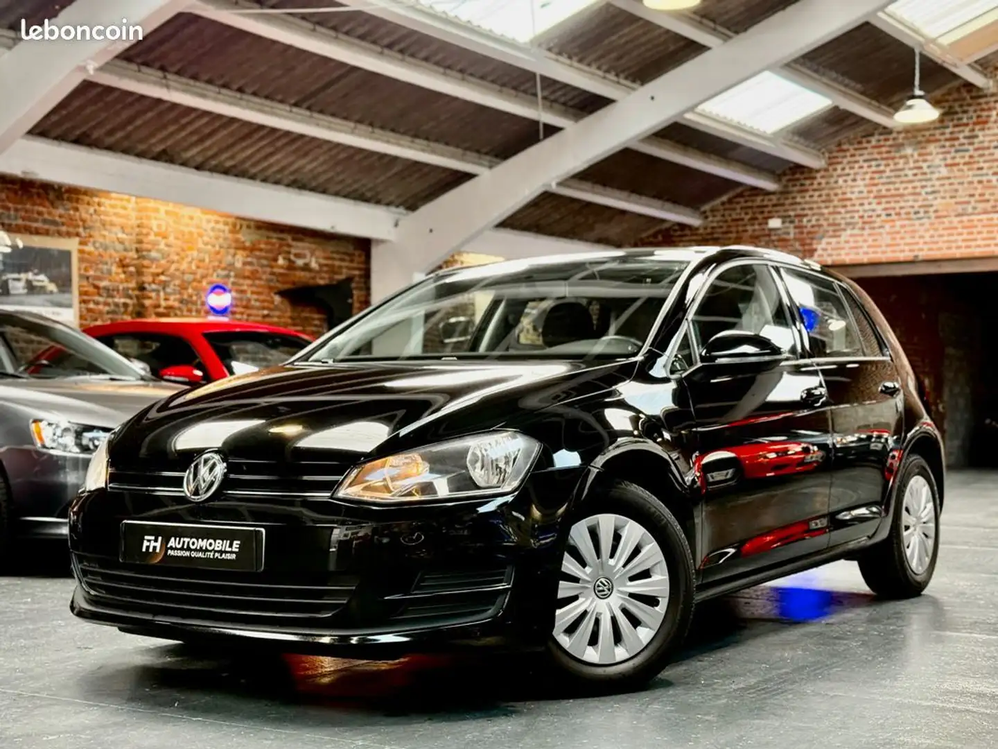 Volkswagen Golf VII 1.2L TSI 105 ch GPS, Bluetooth Carnet et historique complet Superbe état Schwarz - 1