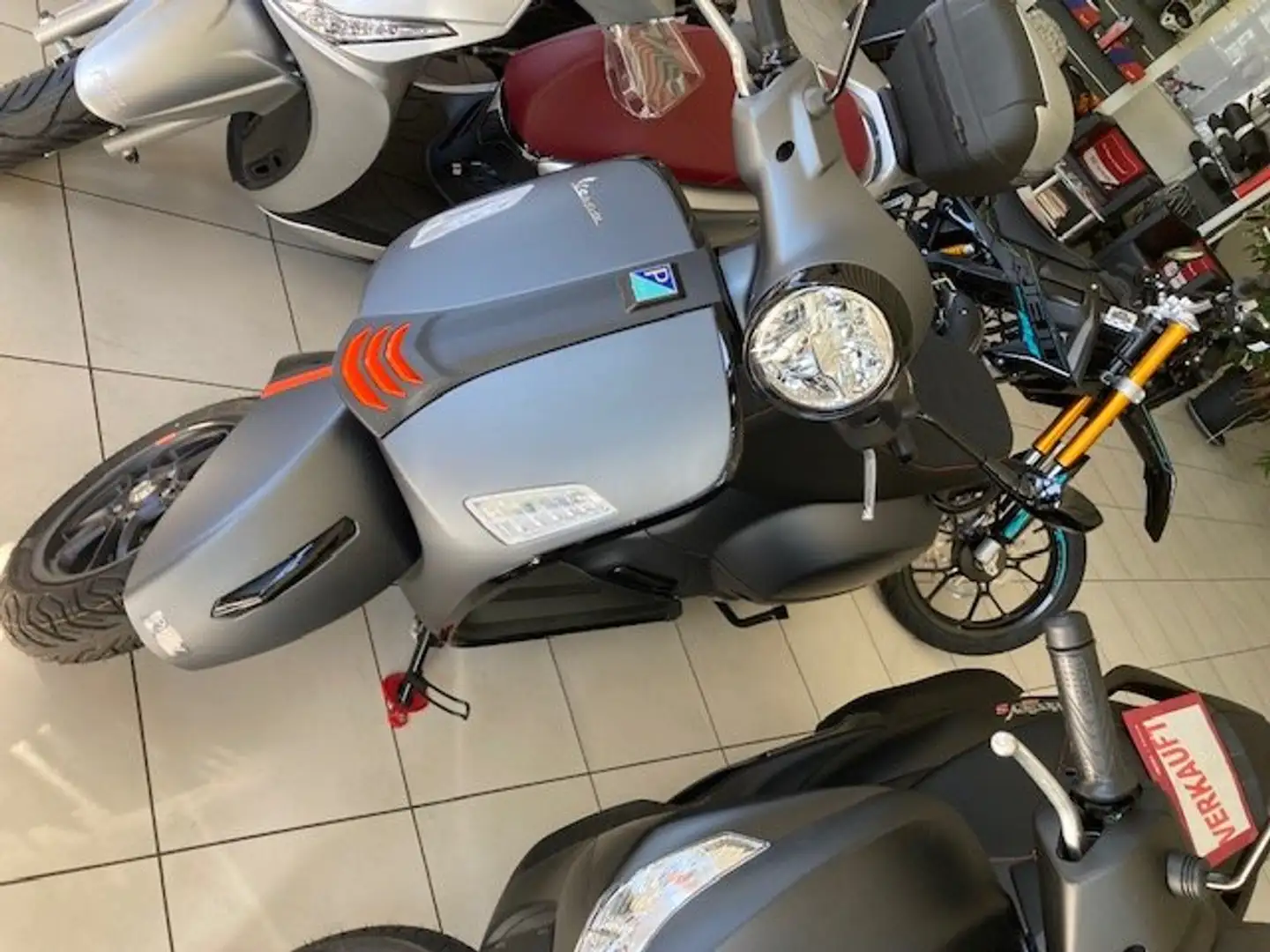 Vespa GTS Super Sport 310 Super Sport Gris - 1