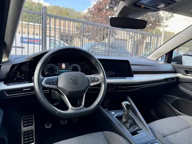 Volkswagen Golf view 5
