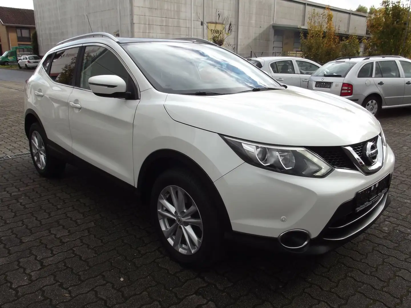 Nissan Qashqai Acenta NAVI SHZ PANO KAMERA 8 X ALU S+W Weiß - 2