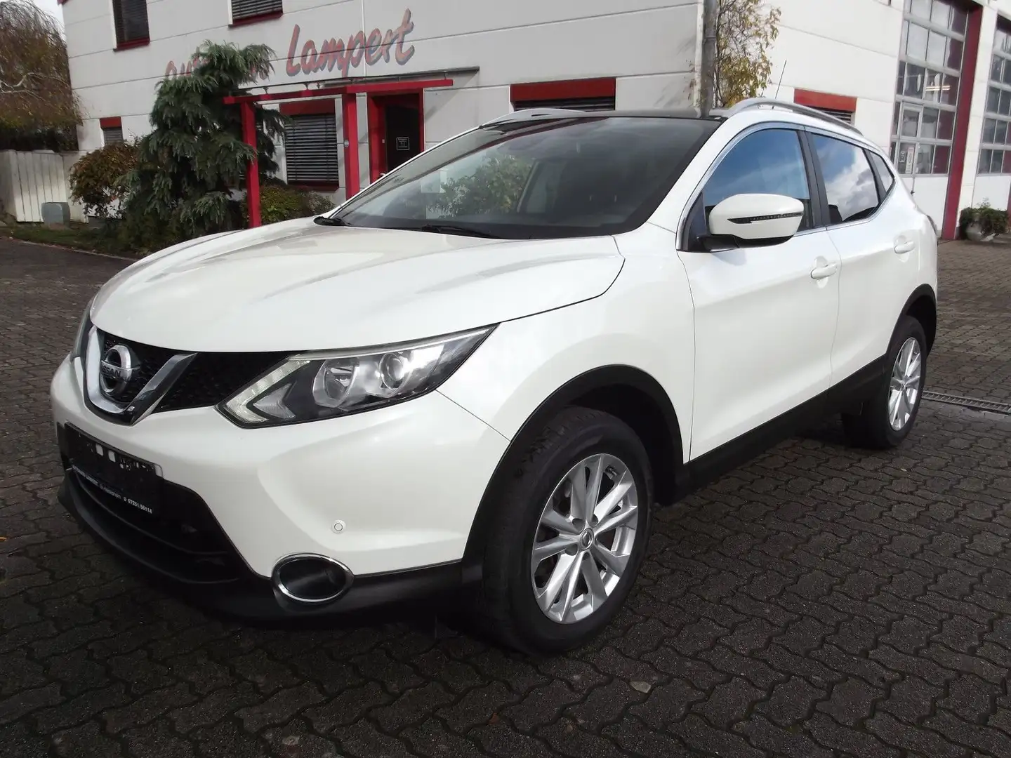 Nissan Qashqai Acenta NAVI SHZ PANO KAMERA 8 X ALU S+W Weiß - 1