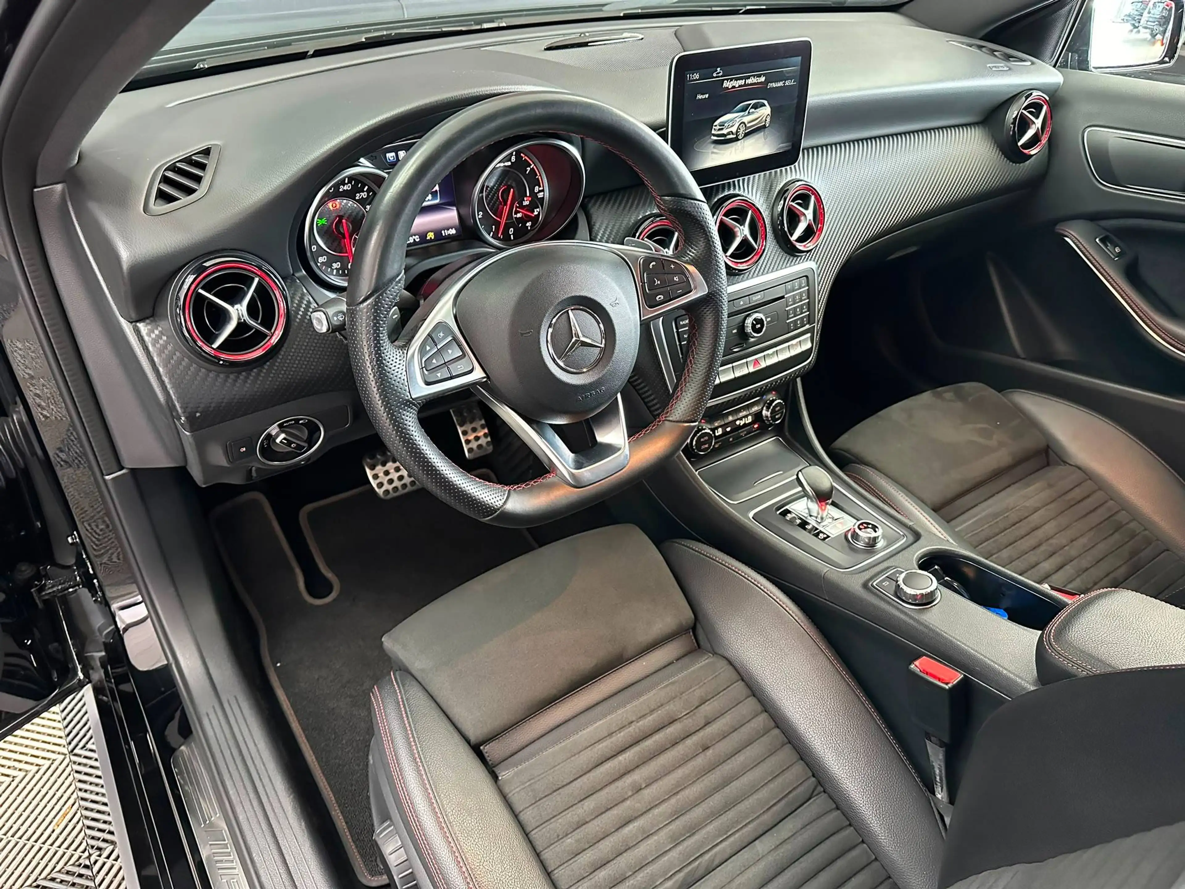 Mercedes-Benz A 45 AMG 🟢A 45 AMG 4-MATIC / FULL CARNET / BOITE AUTO / SIEGES CHAUFFANTS / ÉTAT SHOWROOM — photo 9